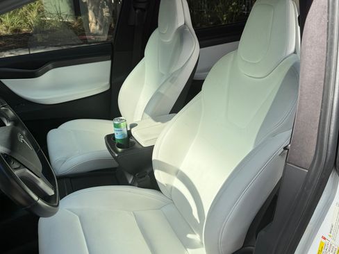 Used 2018 Tesla Model X 100D image 9