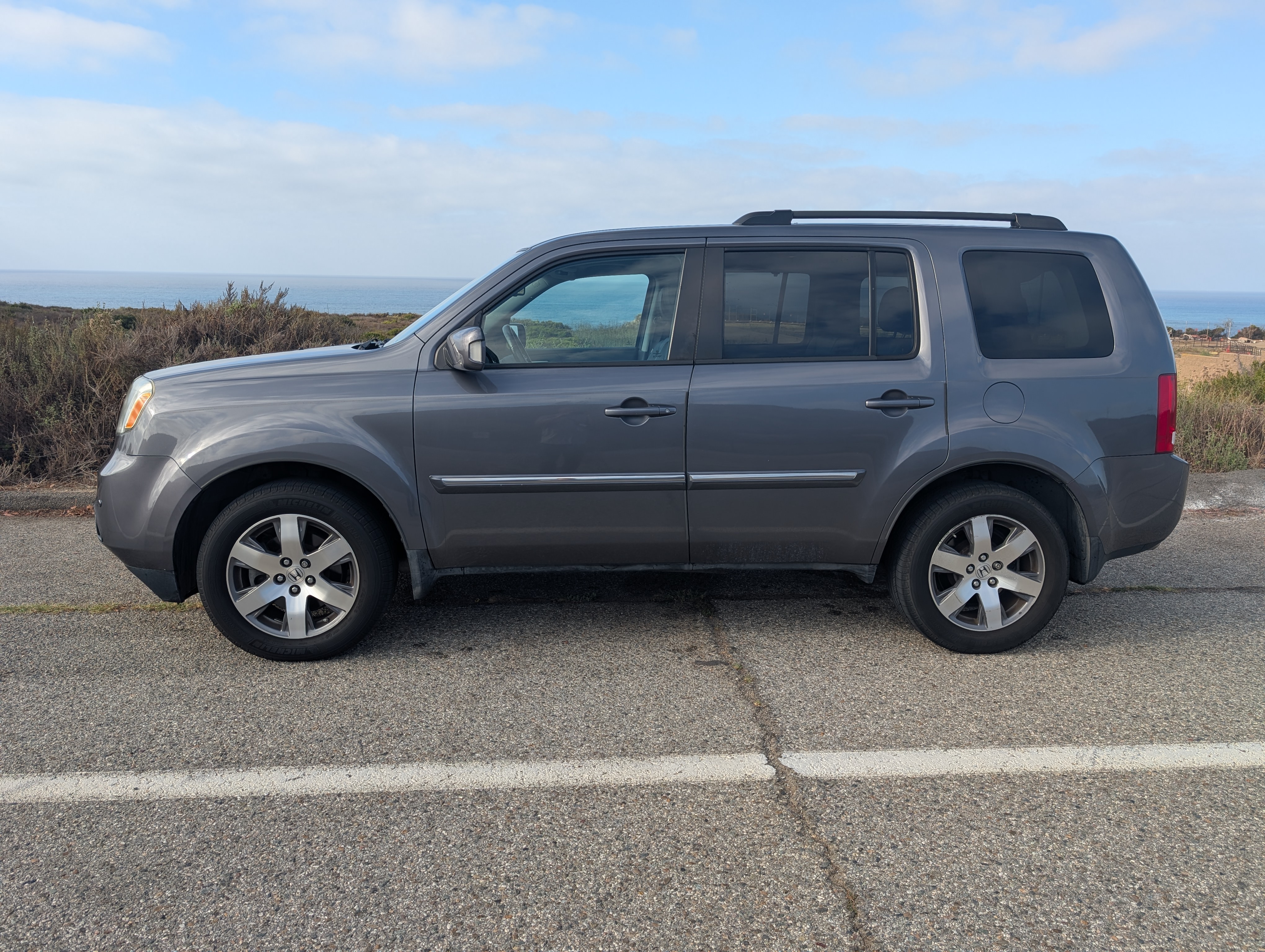 Used 2014 Honda Pilot Touring image 1