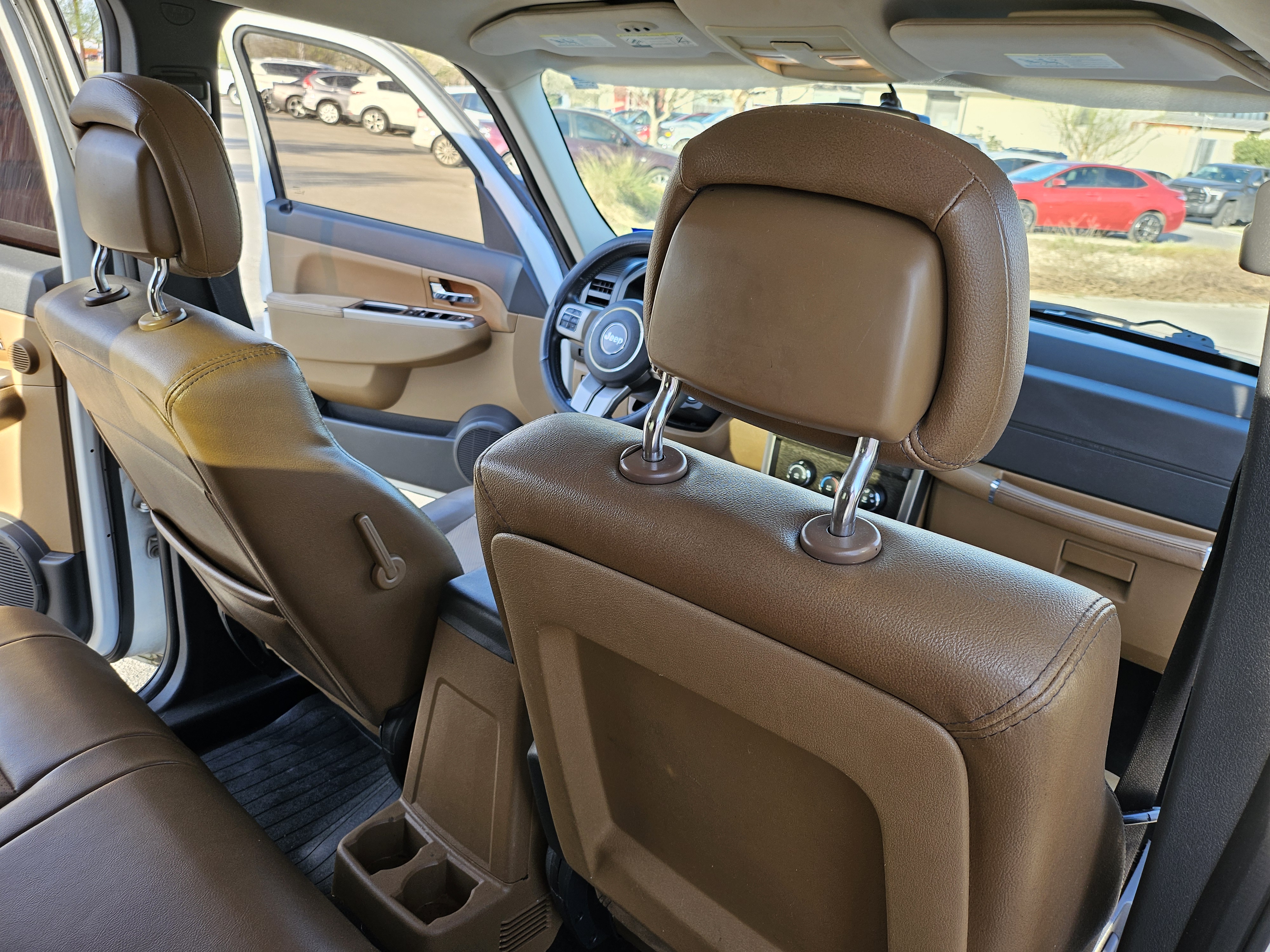 Used 2012 Jeep Liberty Limited RWD image 25