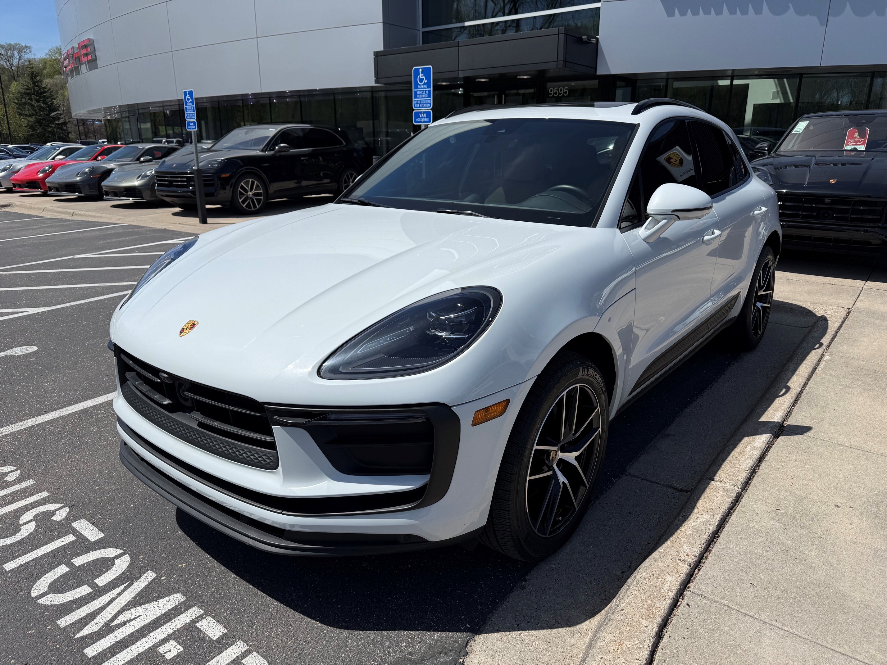 Used 2023 Porsche Macan AWD/4WD image 10