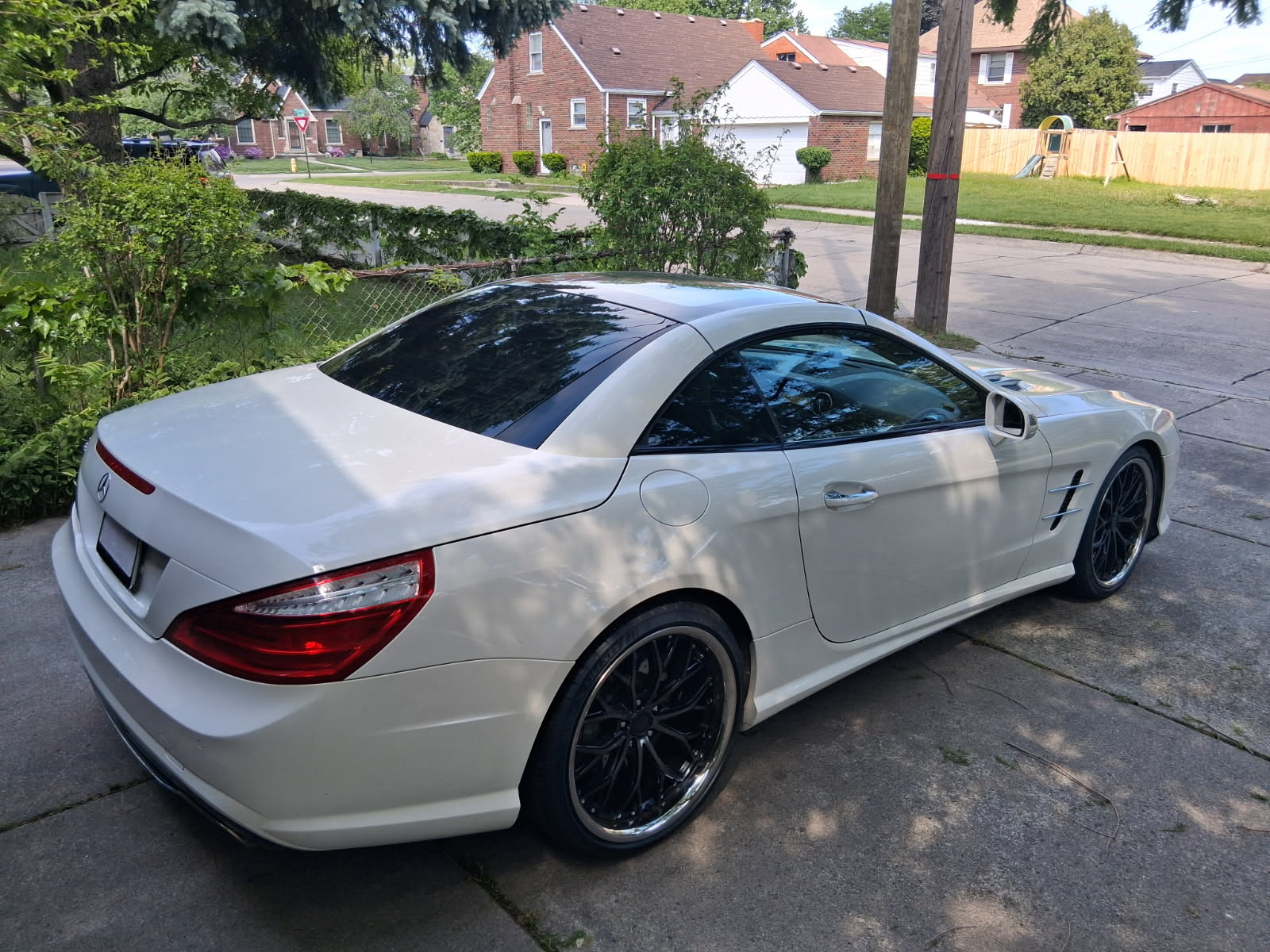 Used 2013 Mercedes-Benz SL 550 image 1