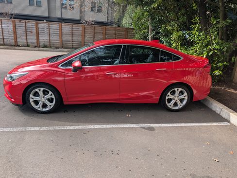 Used 2017 Chevrolet Cruze Premier image 1
