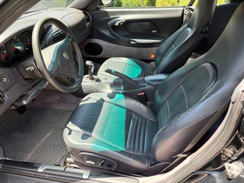 Used 2000 Porsche 911 Carrera 4 AWD/4WD image 6