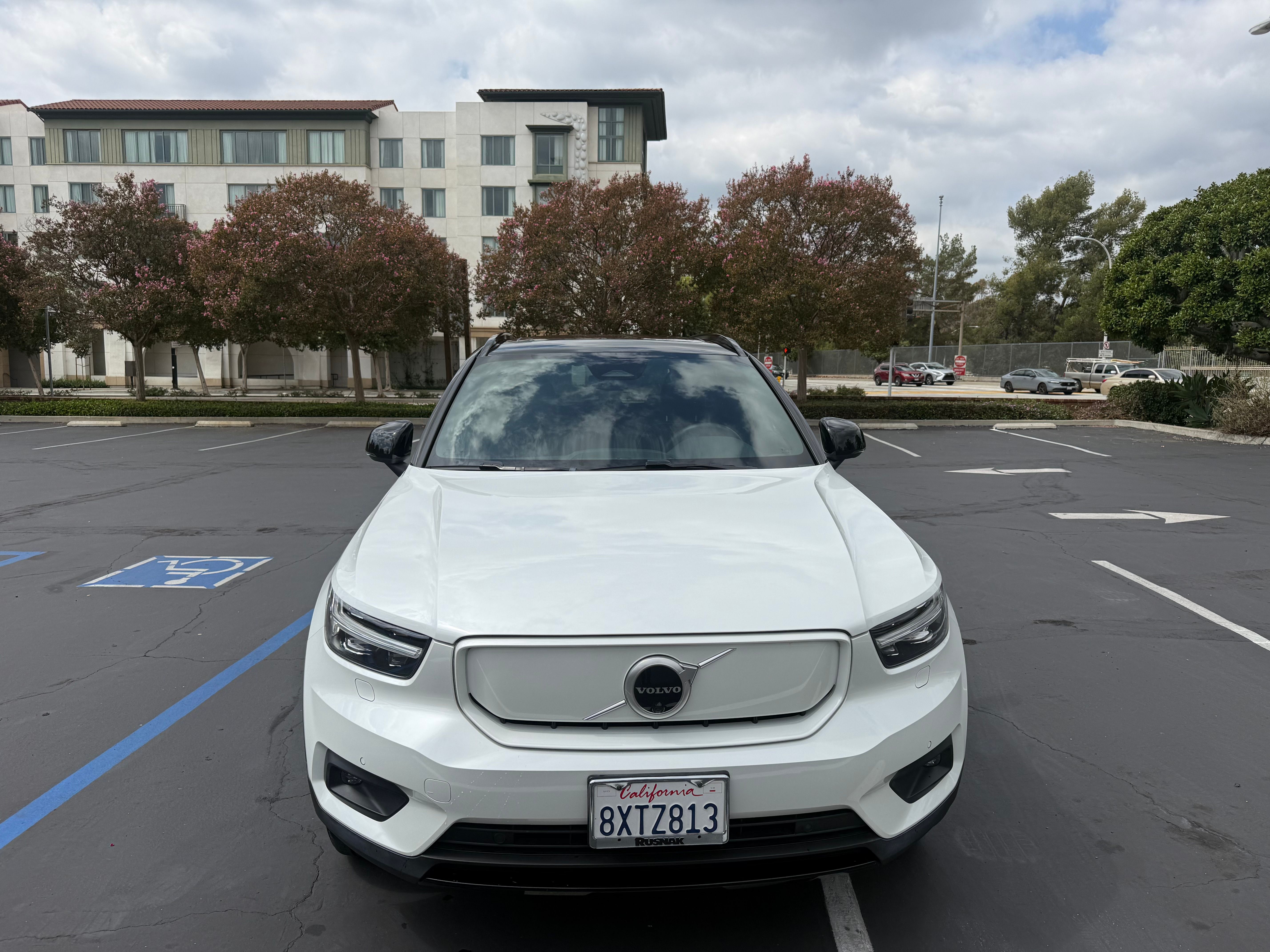 Used 2021 Volvo XC40 P8 Recharge w/ Advanced Package AWD/4WD image 8
