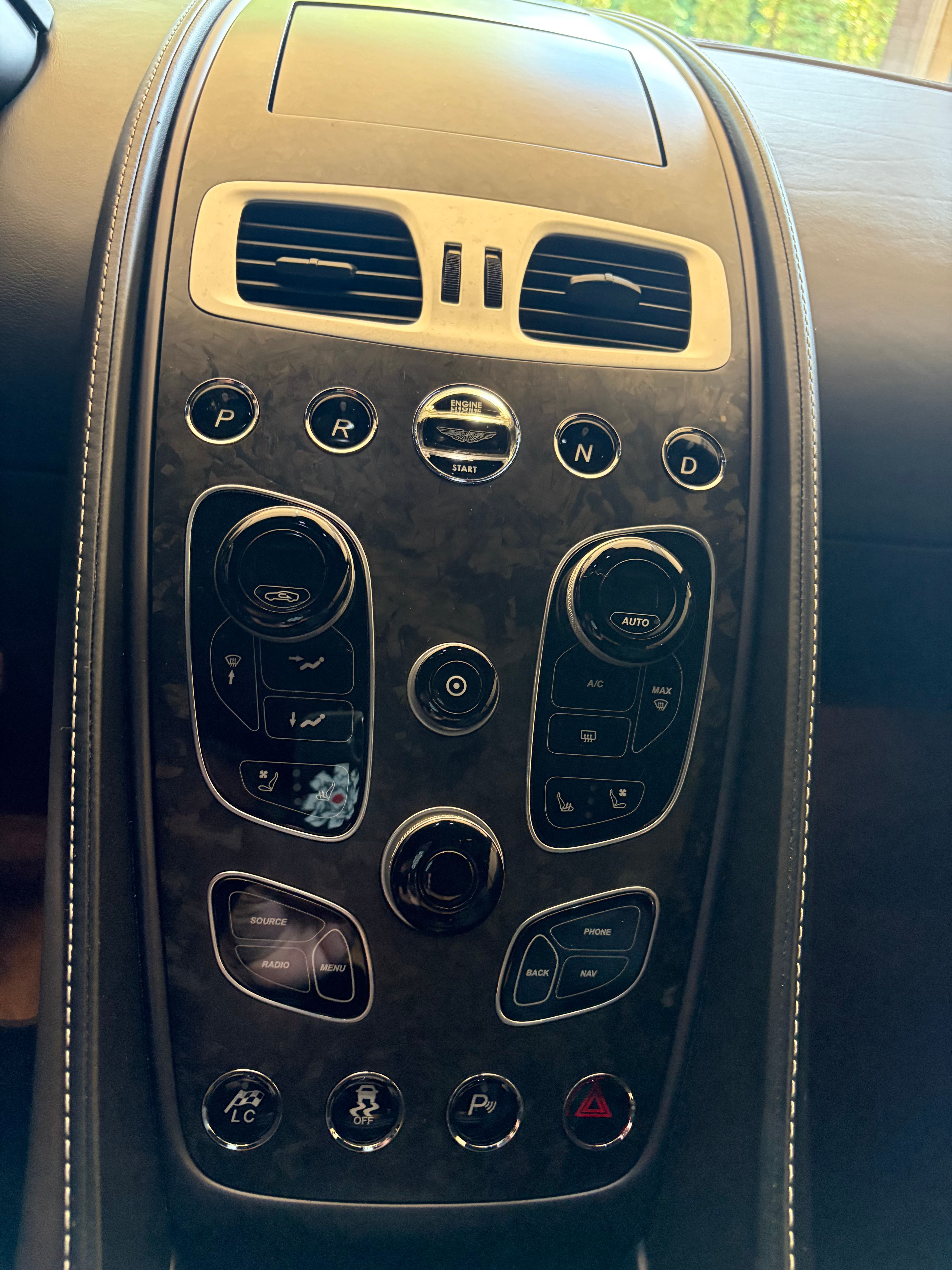 Used 2018 Aston Martin Vanquish S RWD image 22