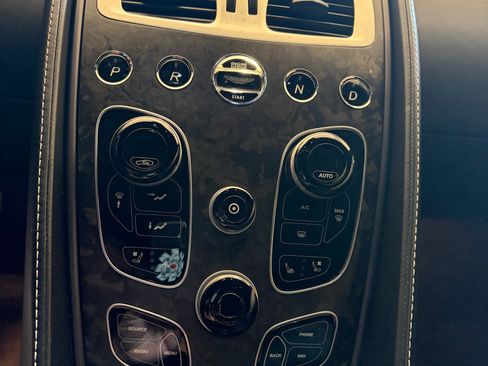 Used 2018 Aston Martin Vanquish S RWD image 22
