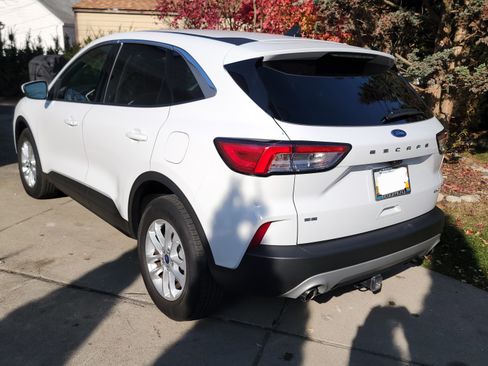 Used 2021 Ford Escape SE w/ Cold Weather Package image 5