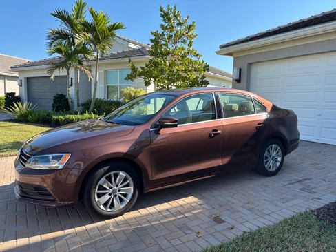 Used 2016 Volkswagen Jetta SE image 10