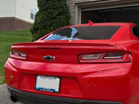 Used 2016 Chevrolet Camaro LT RWD image 13
