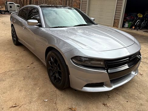 Used 2015 Dodge Charger SXT w/ AWD Plus Group image 17