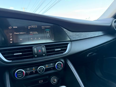 Used 2021 Alfa Romeo Giulia Sprint w/ Sun & Sound Package image 13