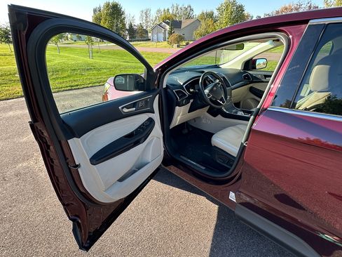 Used 2020 Ford Edge Titanium w/ Equipment Group 301A image 9