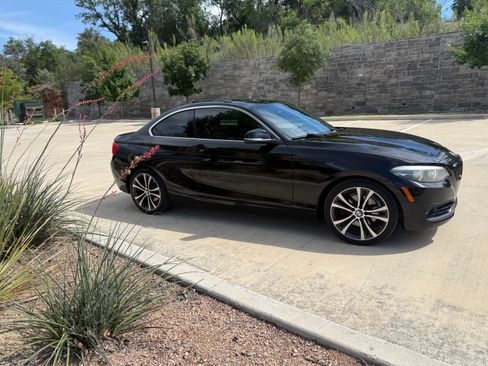 Used 2018 BMW 230i Coupe RWD image 1