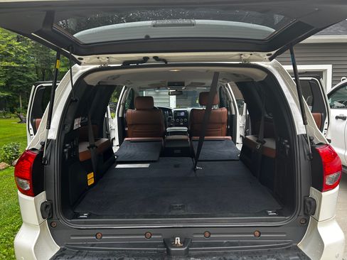Used 2015 Toyota Sequoia Platinum AWD/4WD image 13