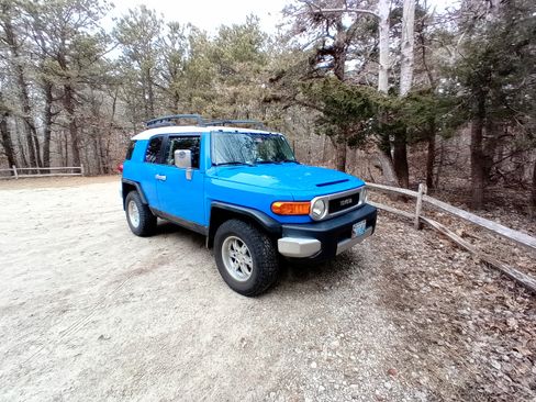 Used 2007 Toyota FJ Cruiser Sport Utility 2D image 1