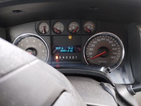 Used 2010 Ford F150 XLT image 11