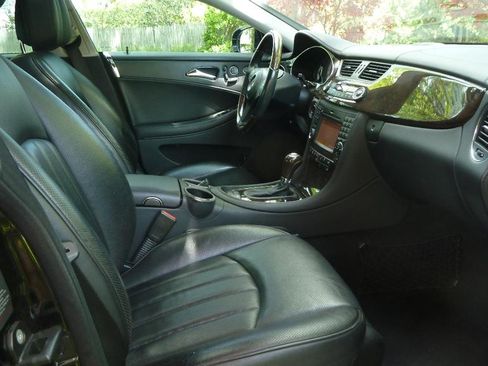 Used 2009 Mercedes-Benz CLS 550 image 8