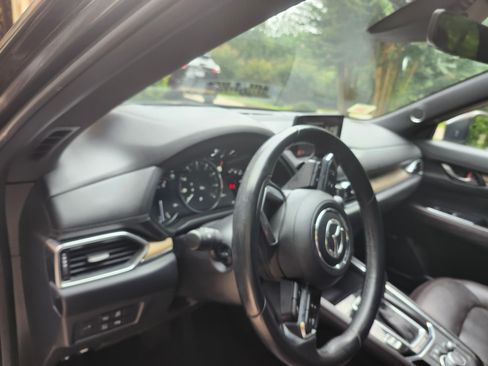 Used 2020 MAZDA CX-5 Signature image 6