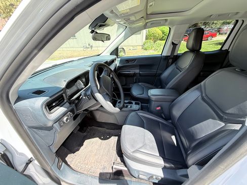 Used 2024 Ford Maverick Lariat w/ Black Appearance Package FWD image 6