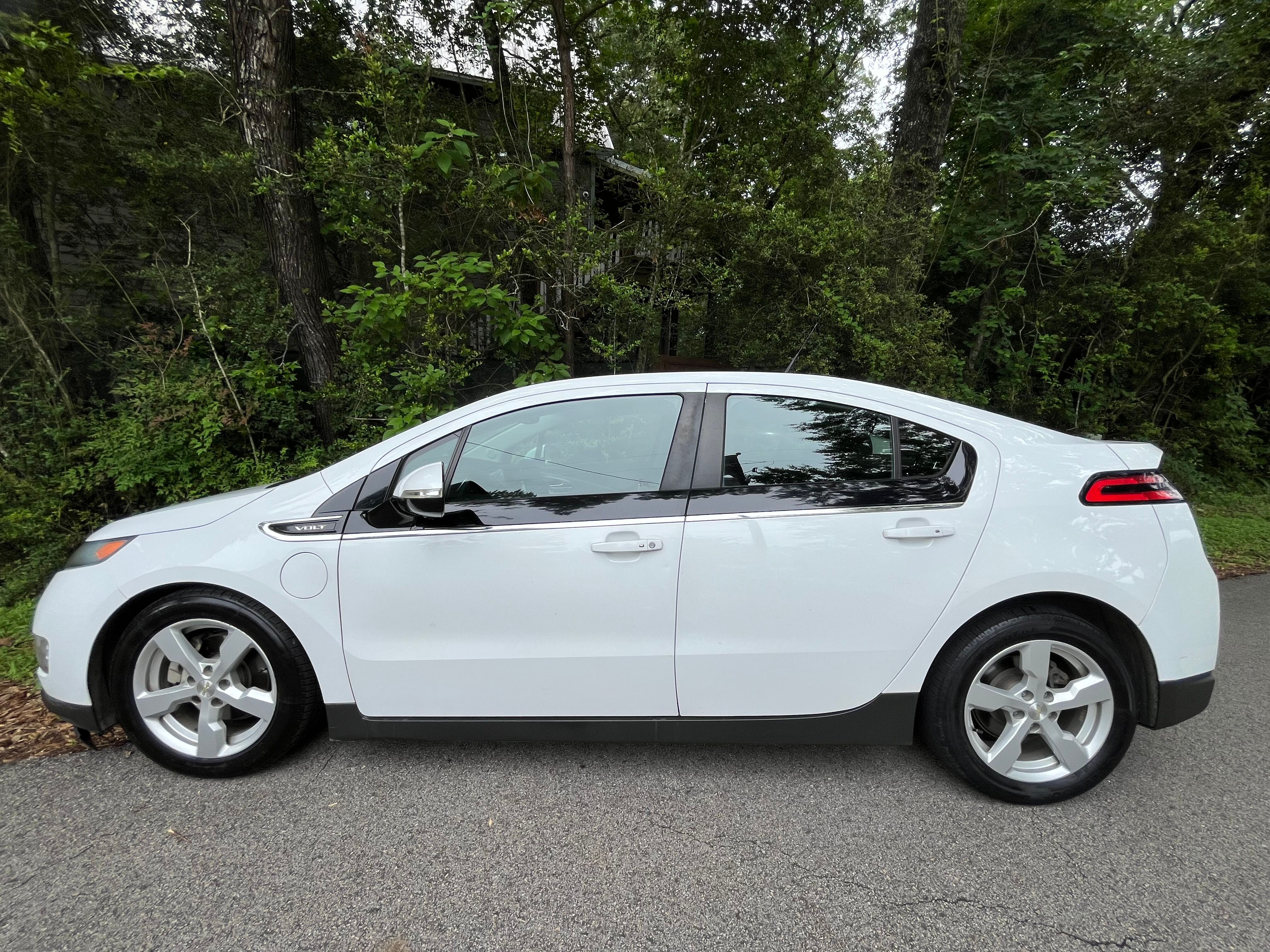 Used 2014 Chevrolet Volt w/ Enhanced Safety Package 1 FWD image 5
