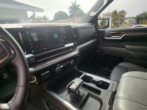 Used 2024 Chevrolet Silverado 1500 RST image 10