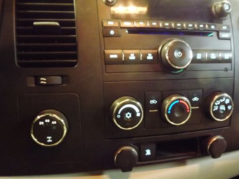 Used 2009 Chevrolet Silverado 2500 LT w/ Exterior Plus Package image 20