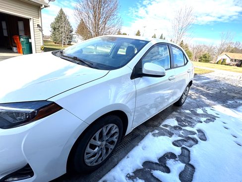 Used 2018 Toyota Corolla LE image 5