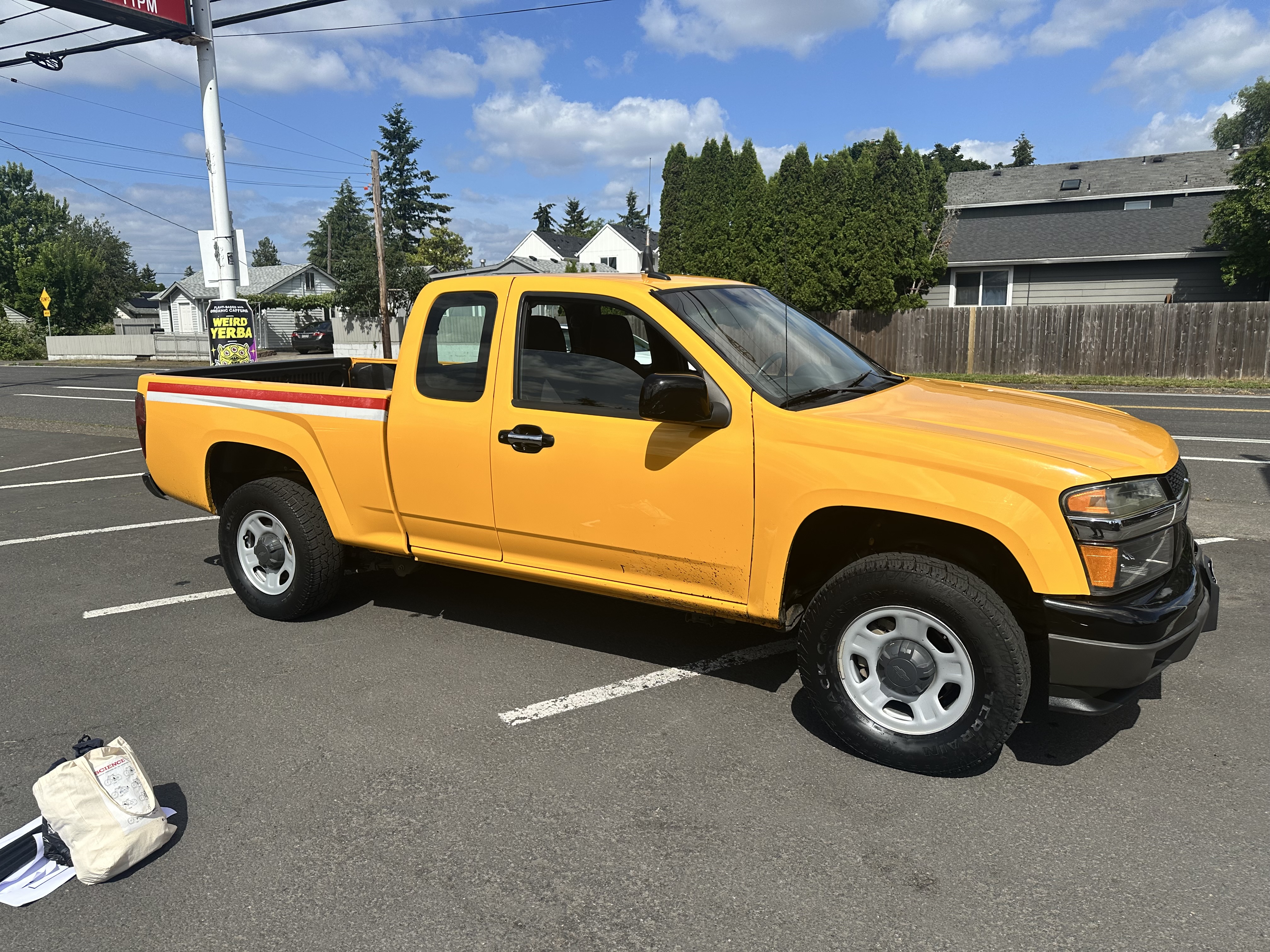 Used 2011 Chevrolet Colorado W/T AWD/4WD image 2