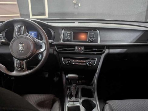 Used 2016 Kia Optima LX image 10