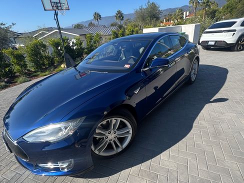 Used 2016 Tesla Model S 90D image 1