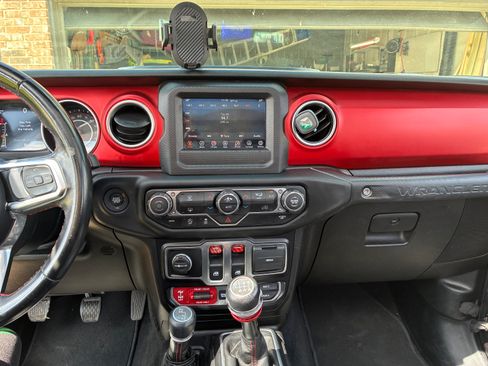 Used 2019 Jeep Wrangler Rubicon AWD/4WD image 13