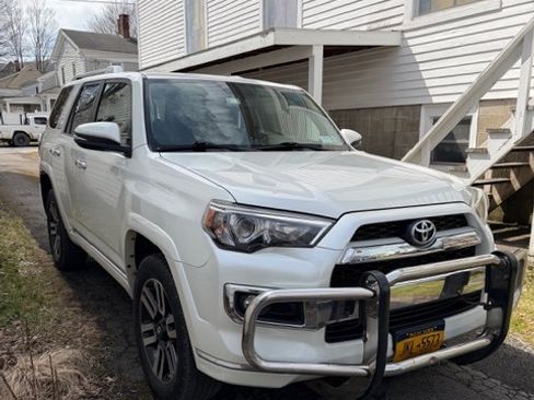 Used 2016 Toyota 4Runner Limited image 1