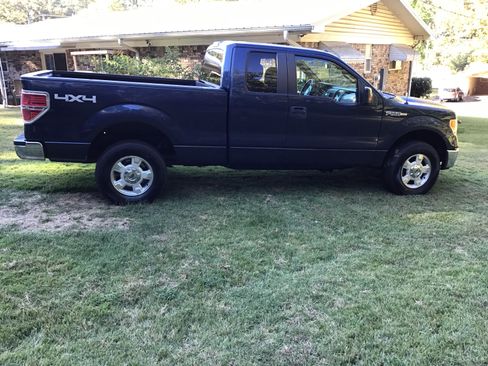 Used 2013 Ford F150 XLT w/ Mid Equipment Group image 2