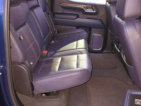 Used 2022 Chevrolet Silverado 1500 High Country w/ Technology Package image 27