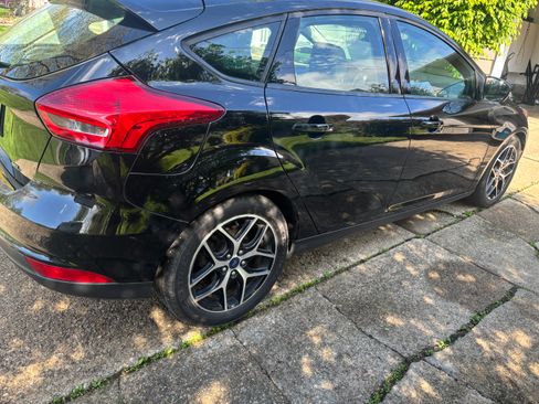 Used 2018 Ford Focus SEL image 1
