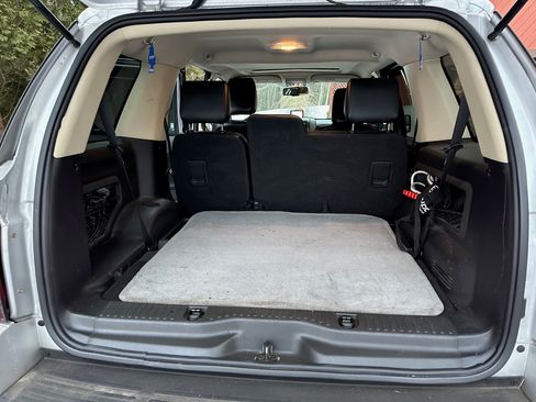 Used 2010 Ford Explorer XLT image 19