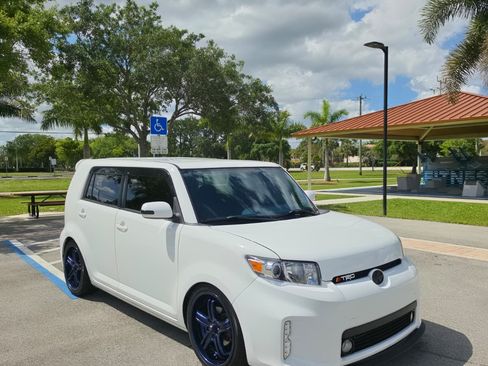 Used 2012 Scion xB image 1