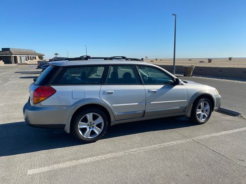 Used 2007 Subaru Outback 2.5XT Limited image 4