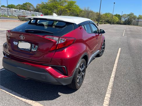 Used 2018 Toyota C-HR XLE image 6