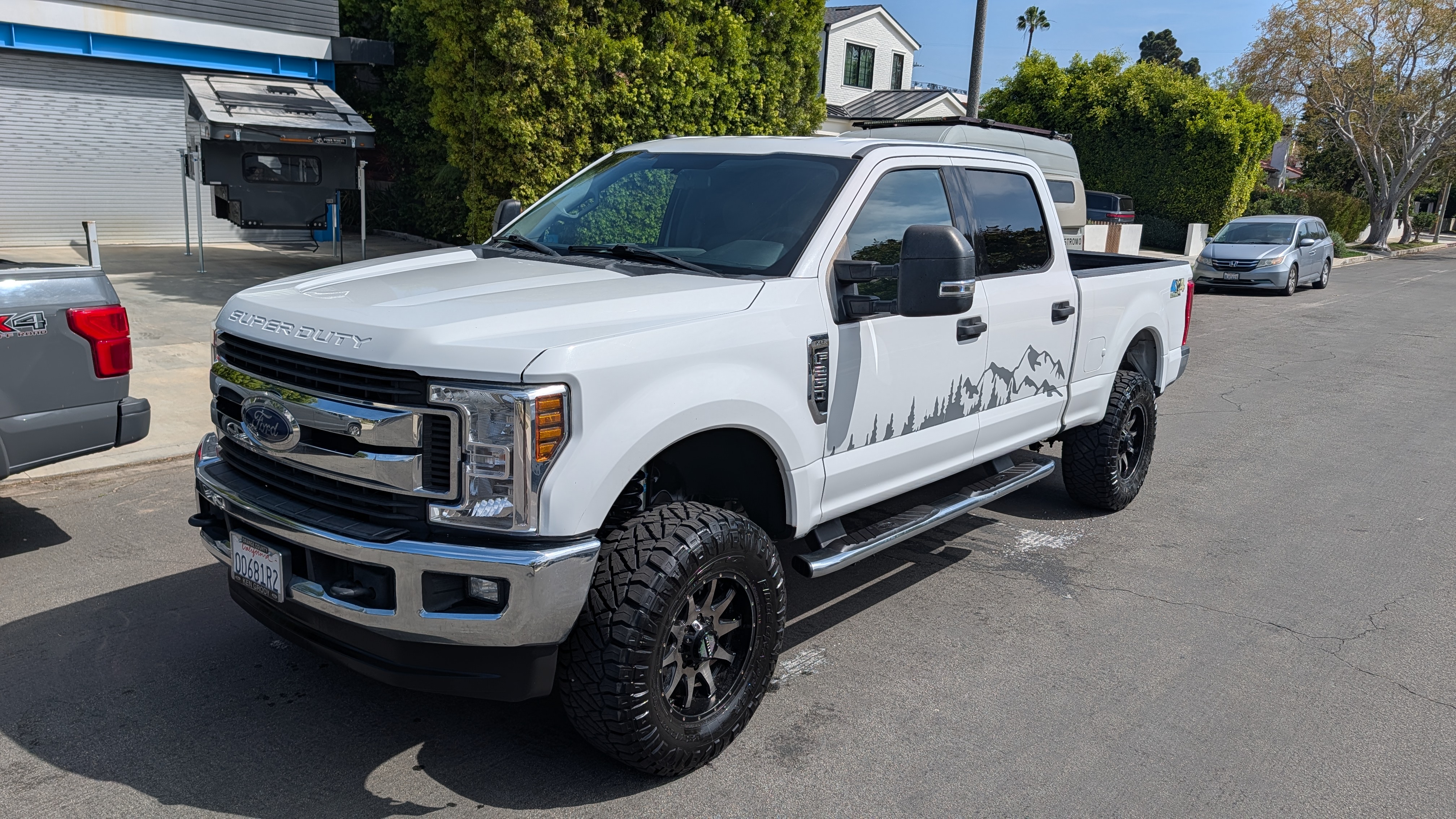 Used 2019 Ford F250 XLT w/ XLT Value Package AWD/4WD image 1