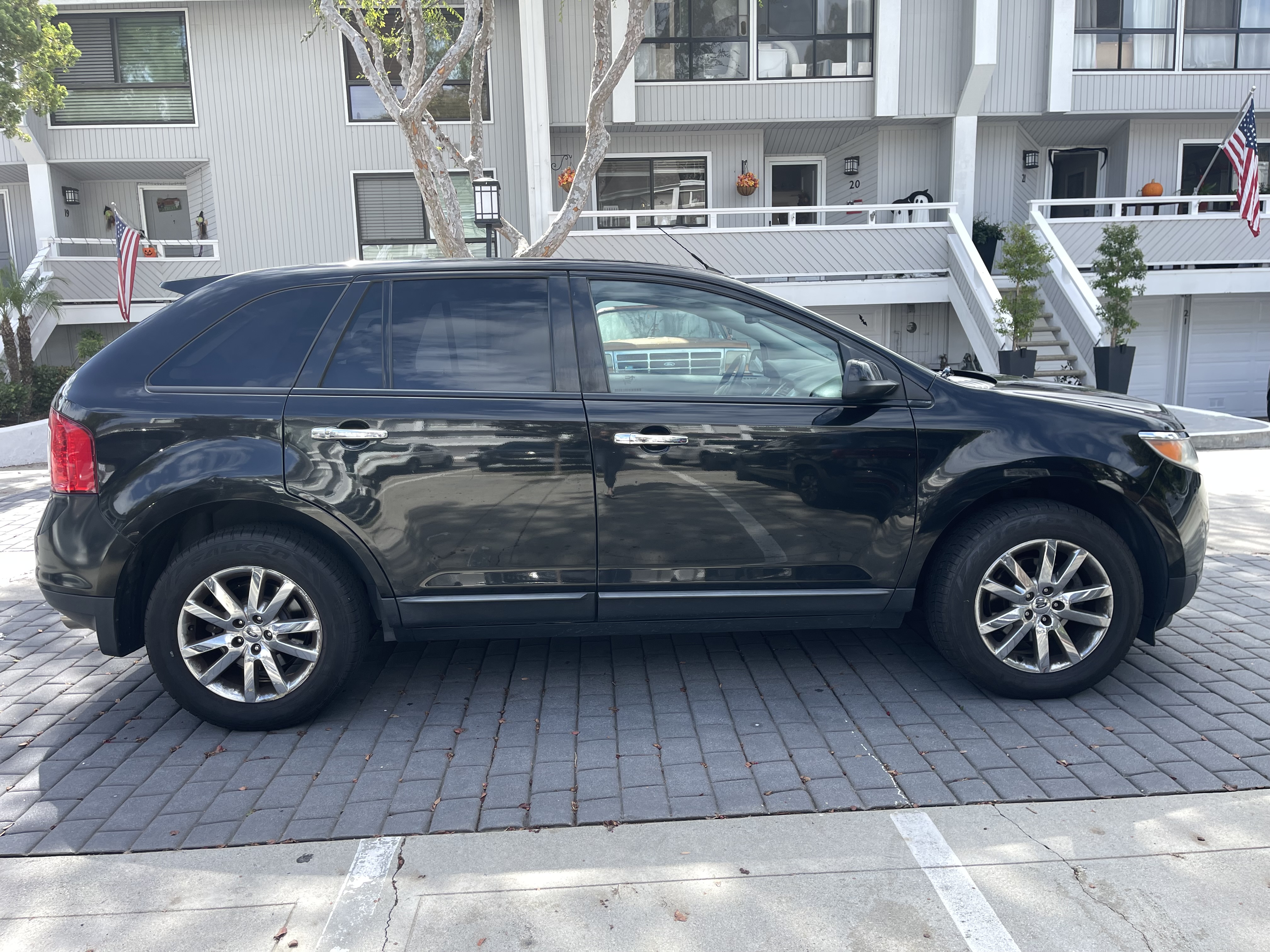 Used 2011 Ford Edge SEL w/ 202A Rapid Spec Order Code FWD image 6