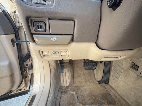 Used 1999 Lexus LS 400 image 20