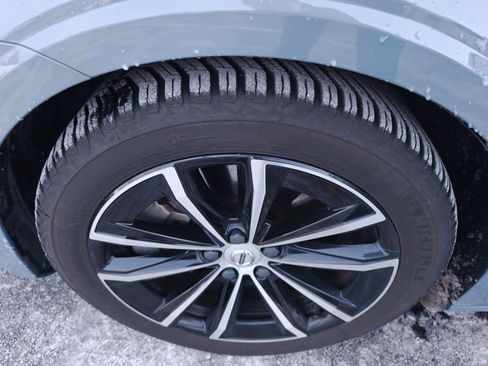 Used 2023 Volvo S60 T8 Plus image 23