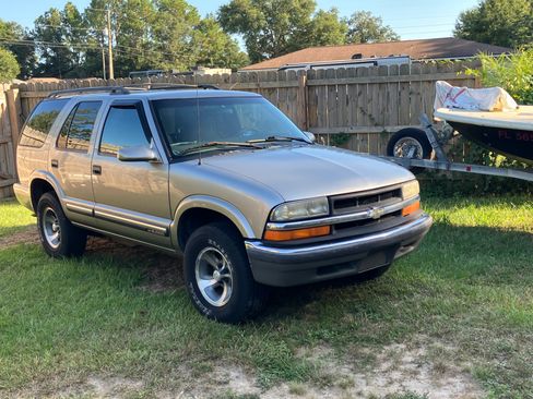 Used 2001 Chevrolet Blazer LS w/ Preferred Equipment Group image 1