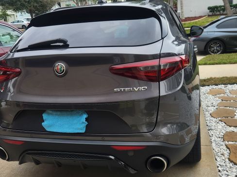 Used 2018 Alfa Romeo Stelvio Ti Sport image 4