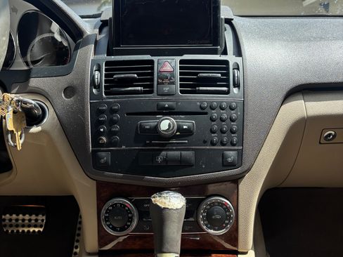 Used 2009 Mercedes-Benz C 350 Sport image 15