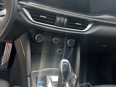 Used 2023 Alfa Romeo Stelvio Quadrifoglio image 12