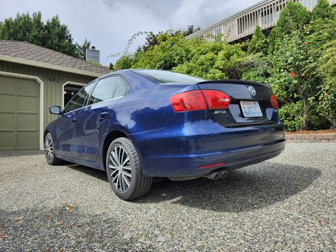 Used 2012 Volkswagen Jetta SEL FWD image 11