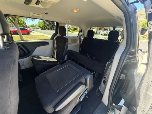 Used 2014 Dodge Grand Caravan SXT w/ Rear Park Assist Package FWD image 15