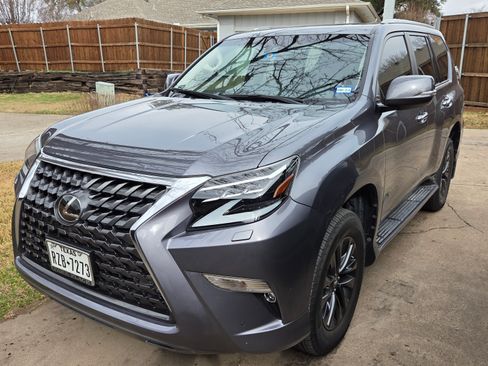 Used 2022 Lexus GX 460 Premium w/ Premium Package image 2